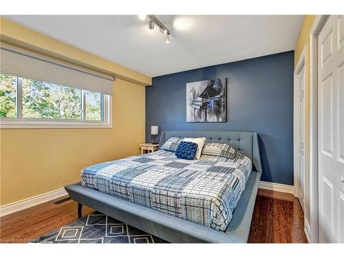 3479 Spruce Avenue, Burlington, ON - Indoor Photo Showing Bedroom