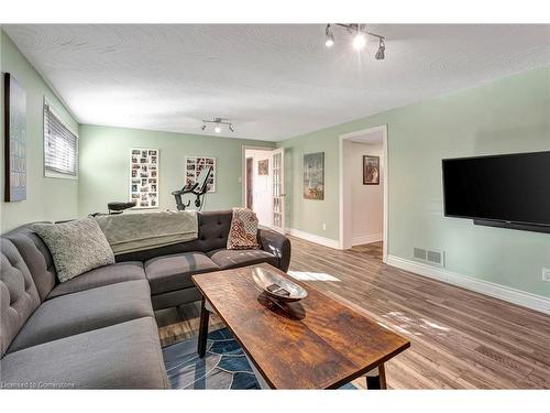 3479 Spruce Avenue, Burlington, ON - Indoor Photo Showing Living Room