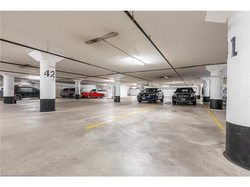 611-399 Elizabeth Street, Burlington, ON - Indoor Photo Showing Garage