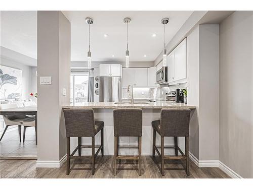 81 Mayland Trail, Stoney Creek, ON - Indoor Photo Showing Kitchen With Upgraded Kitchen