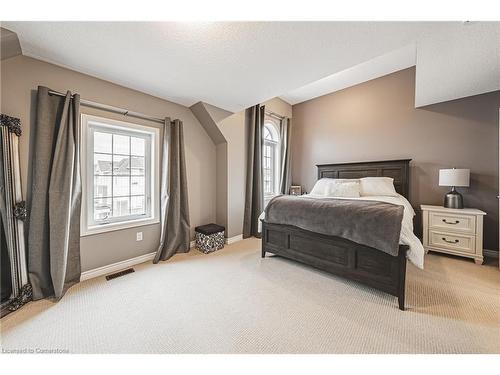 81 Mayland Trail, Stoney Creek, ON - Indoor Photo Showing Bedroom