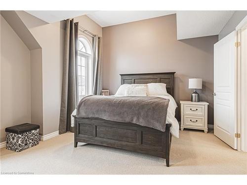 81 Mayland Trail, Stoney Creek, ON - Indoor Photo Showing Bedroom