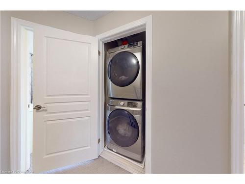 81 Mayland Trail, Stoney Creek, ON - Indoor Photo Showing Laundry Room