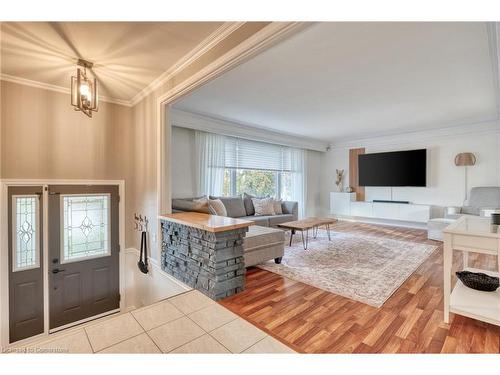 59 Felker Avenue, Hamilton, ON - Indoor Photo Showing Living Room