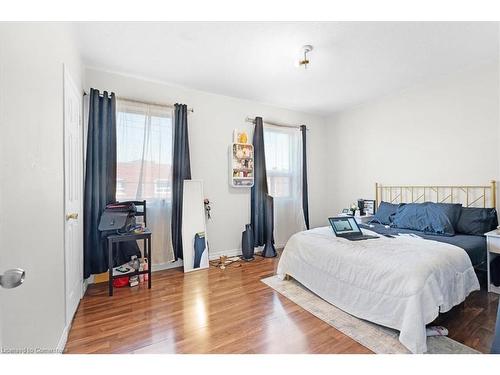 770 Barton Street E, Hamilton, ON - Indoor Photo Showing Bedroom