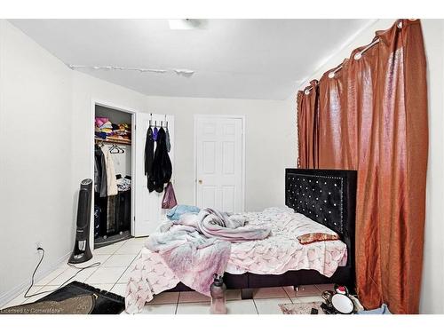 770 Barton Street E, Hamilton, ON - Indoor Photo Showing Bedroom