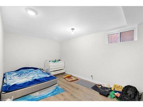 770 Barton Street E, Hamilton, ON - Indoor Photo Showing Bedroom