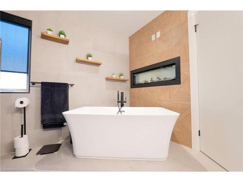 6 Cristallina Drive, Thorold, ON - Indoor Photo Showing Bathroom