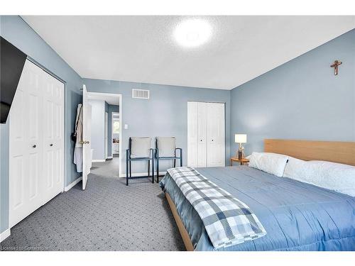 136 Essling Avenue, Hamilton, ON - Indoor Photo Showing Bedroom