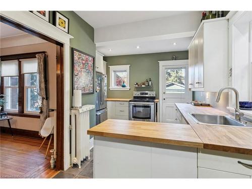 28 Hilda Avenue, Hamilton, ON - Indoor Photo Showing Kitchen