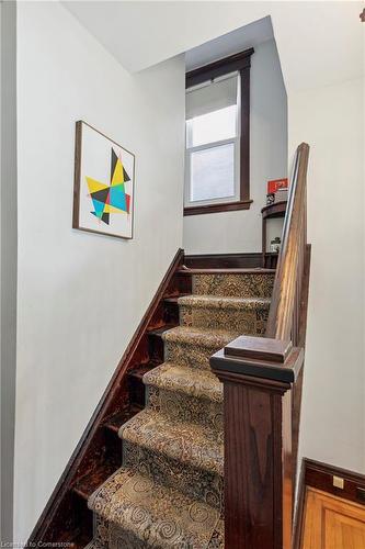 28 Hilda Avenue, Hamilton, ON - Indoor Photo Showing Other Room