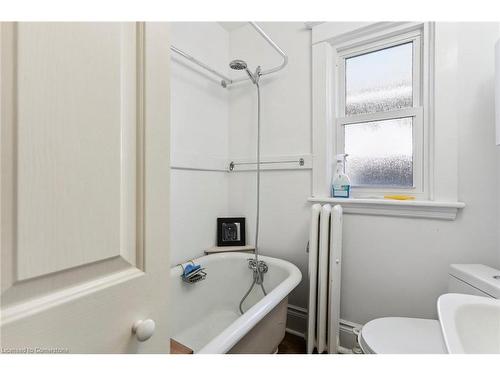 28 Hilda Avenue, Hamilton, ON - Indoor Photo Showing Bathroom