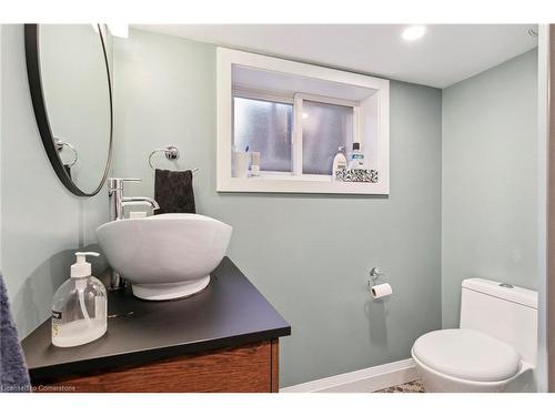 28 Hilda Avenue, Hamilton, ON - Indoor Photo Showing Bathroom