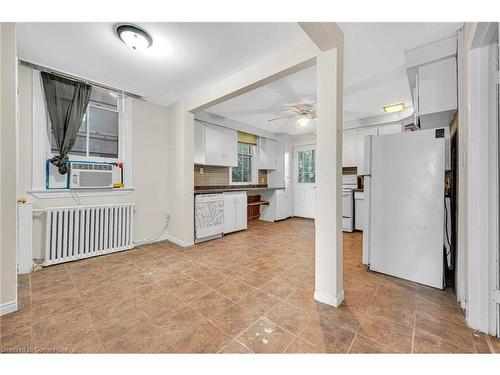 228 Duke Street, Hamilton, ON - Indoor Photo Showing Kitchen