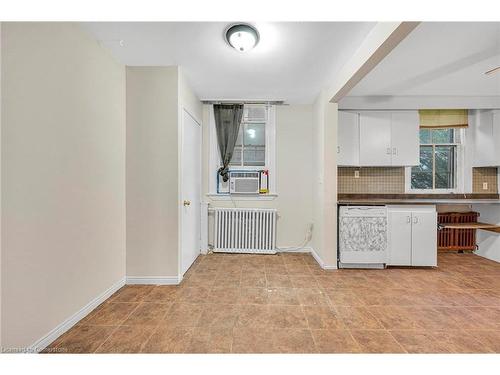 228 Duke Street, Hamilton, ON - Indoor Photo Showing Kitchen