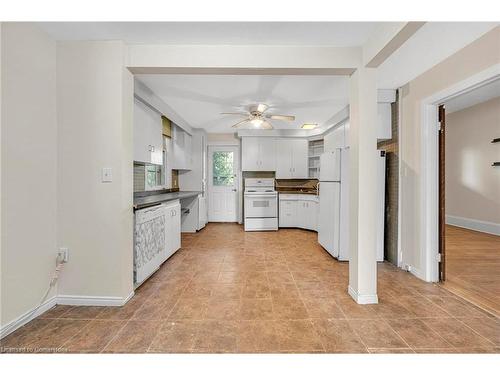 228 Duke Street, Hamilton, ON - Indoor Photo Showing Kitchen