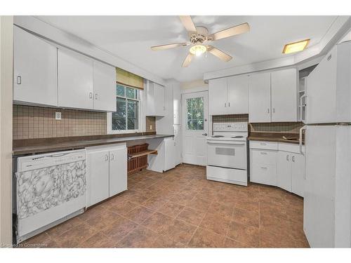 228 Duke Street, Hamilton, ON - Indoor Photo Showing Kitchen