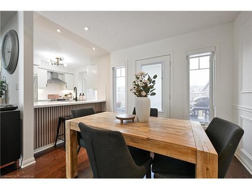 45-3050 Rotary Way, Burlington, ON - Indoor Photo Showing Dining Room