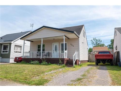 325 Simpson Avenue, Welland, ON - Outdoor With Deck Patio Veranda