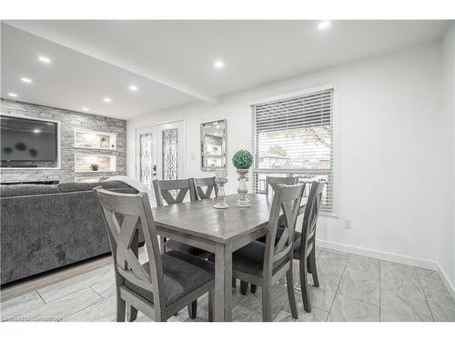 100 Boston Crescent, Hamilton, ON - Indoor Photo Showing Dining Room