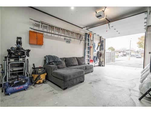 100 Boston Crescent, Hamilton, ON - Indoor Photo Showing Garage