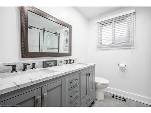 100 Boston Crescent, Hamilton, ON - Indoor Photo Showing Bathroom