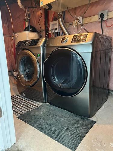 B-125 Lampman Drive, Grimsby, ON - Indoor Photo Showing Laundry Room