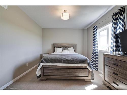 379 Erie Avenue, Brantford, ON - Indoor Photo Showing Bedroom