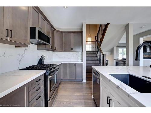 379 Erie Avenue, Brantford, ON - Indoor Photo Showing Kitchen