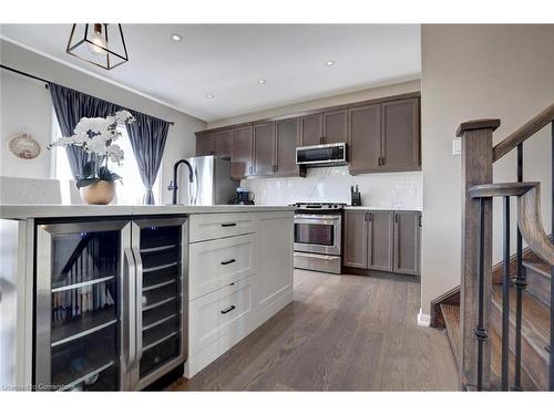 379 Erie Avenue, Brantford, ON - Indoor Photo Showing Kitchen