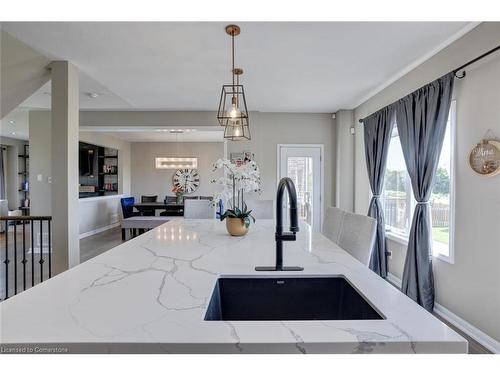 379 Erie Avenue, Brantford, ON - Indoor Photo Showing Kitchen