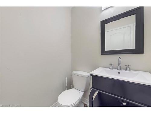 2200 Irving Street, Burlington, ON - Indoor Photo Showing Bathroom