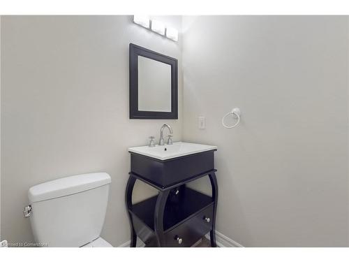 2200 Irving Street, Burlington, ON - Indoor Photo Showing Bathroom