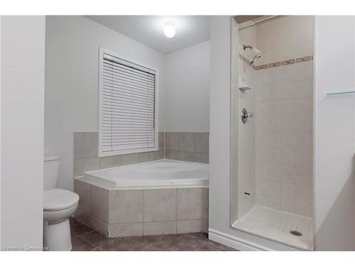 2200 Irving Street, Burlington, ON - Indoor Photo Showing Bathroom