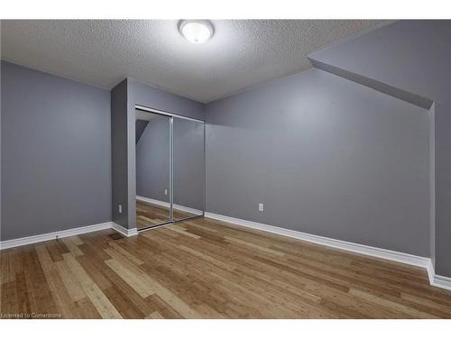 2200 Irving Street, Burlington, ON - Indoor Photo Showing Other Room