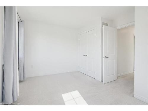 21 White Star Lane, Grimsby, ON - Indoor Photo Showing Other Room