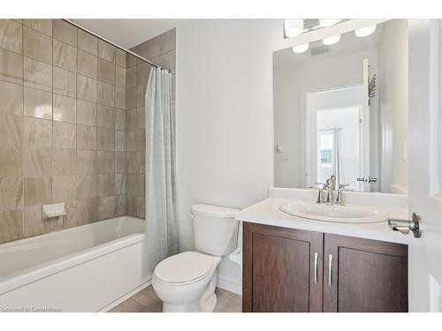 21 White Star Lane, Grimsby, ON - Indoor Photo Showing Bathroom