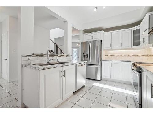 21 White Star Lane, Grimsby, ON - Indoor Photo Showing Kitchen With Stainless Steel Kitchen With Upgraded Kitchen