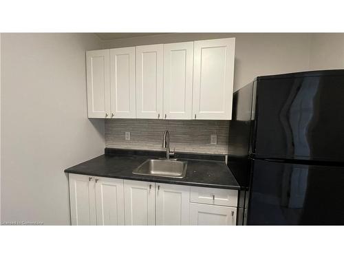 202-69 East Main Street, Welland, ON - Indoor Photo Showing Kitchen