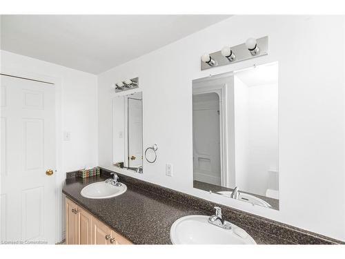 111 Buckingham Drive, Hamilton, ON - Indoor Photo Showing Bathroom