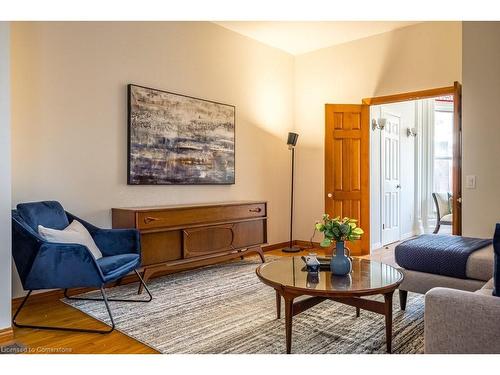 218 Bay Street S, Hamilton, ON - Indoor Photo Showing Living Room