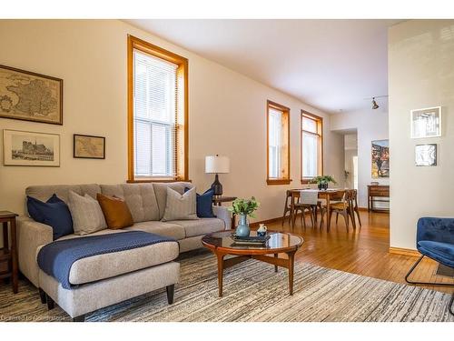 218 Bay Street S, Hamilton, ON - Indoor Photo Showing Living Room