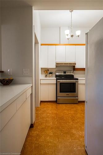 218 Bay Street S, Hamilton, ON - Indoor Photo Showing Kitchen