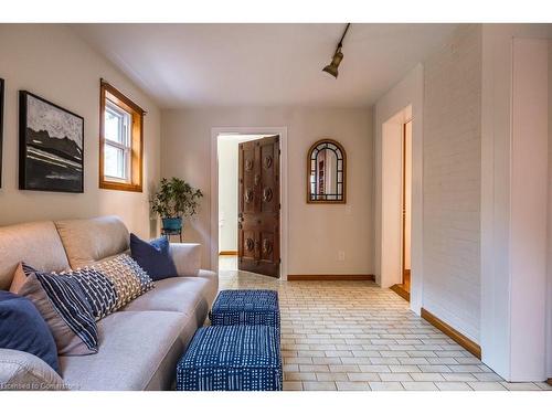 218 Bay Street S, Hamilton, ON - Indoor Photo Showing Living Room