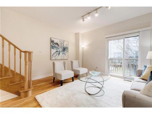 682 Summers Common, Burlington, ON - Indoor Photo Showing Living Room