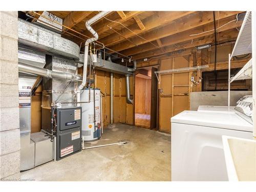 9 Thomson Court, Hamilton, ON - Indoor Photo Showing Laundry Room