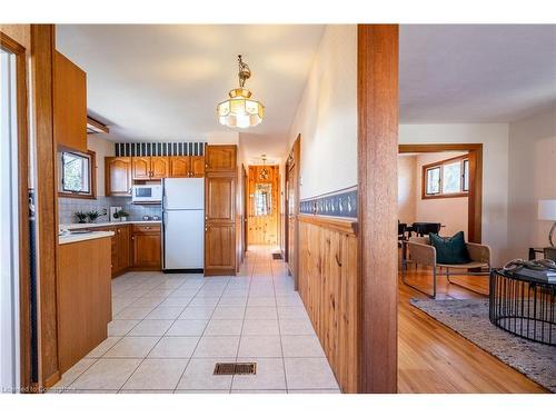 9 Thomson Court, Hamilton, ON - Indoor Photo Showing Kitchen