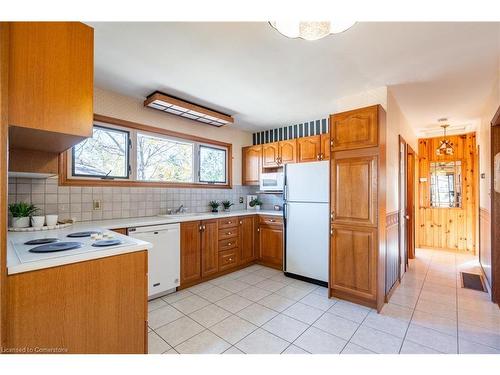 9 Thomson Court, Hamilton, ON - Indoor Photo Showing Kitchen