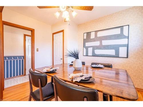 9 Thomson Court, Hamilton, ON - Indoor Photo Showing Dining Room