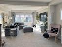 9320 White Oak Avenue, Niagara Falls, ON  - Indoor Photo Showing Living Room 